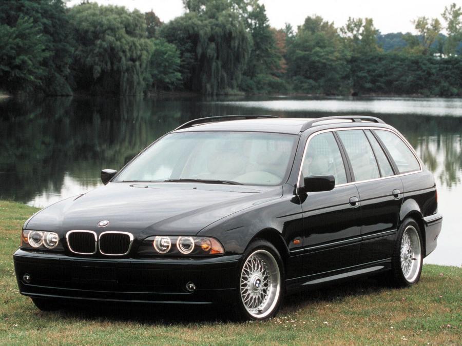  BMW 540i Touring 2000 года  (US) (фото 1 из 4)
